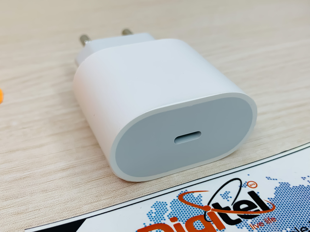 Apple 2m USB-C & 20w USB-C Fast Charger Bundle – RoyalTronics